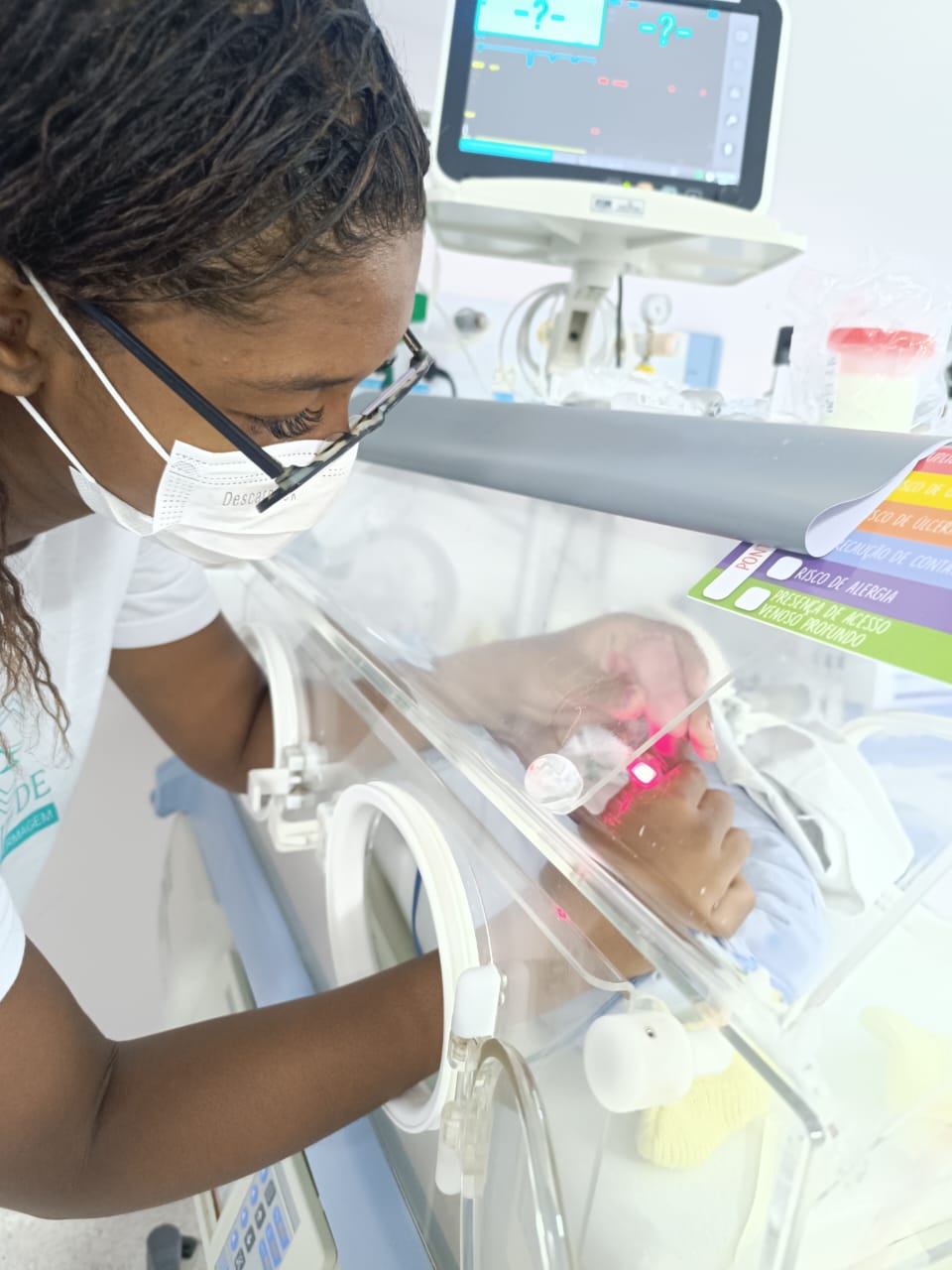 Monitoramento de recém-nascido em UTI Neonatal